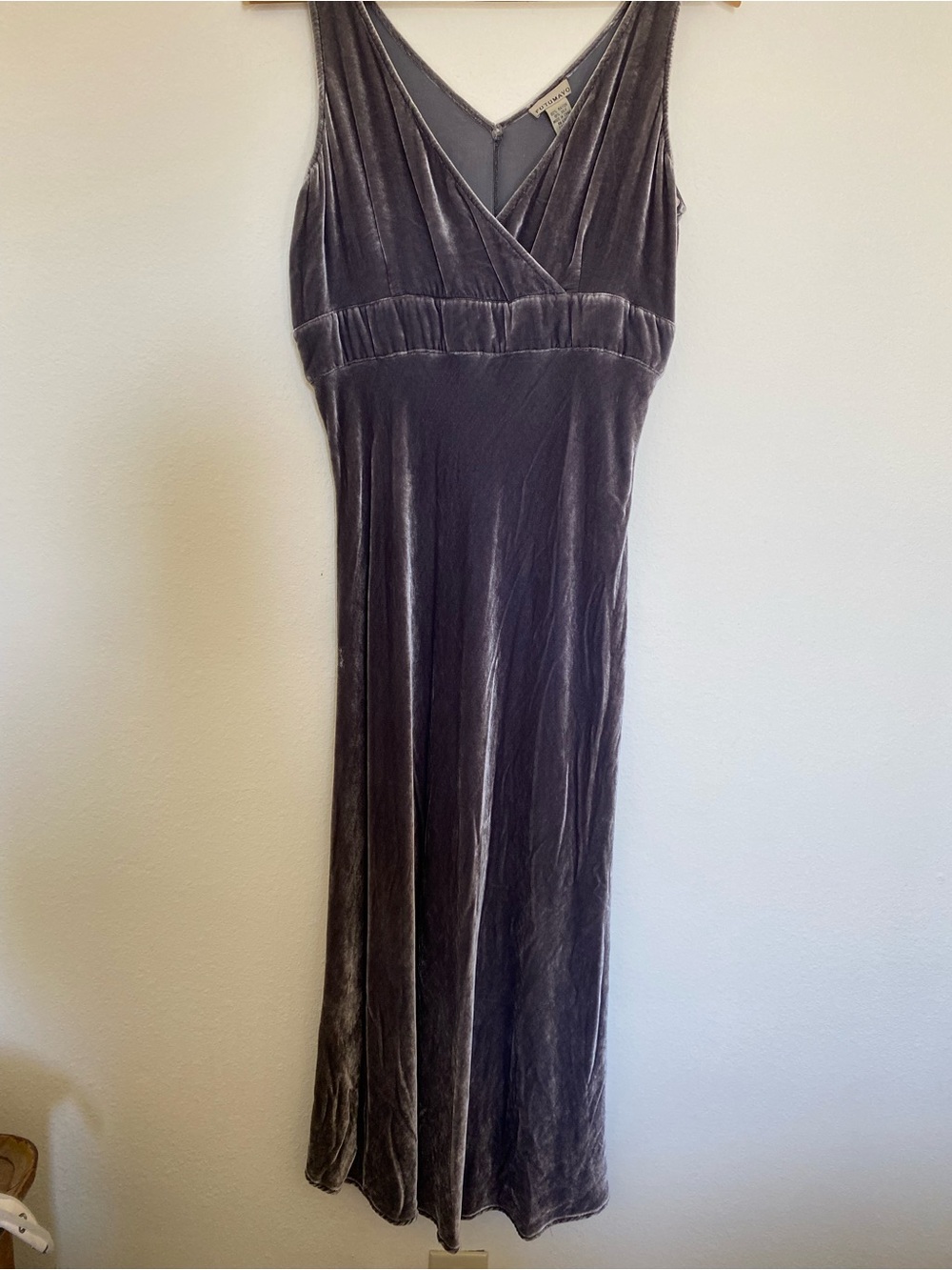 Sleeveless Velvet Midi Dress with V-Neck in Charcoal Gray